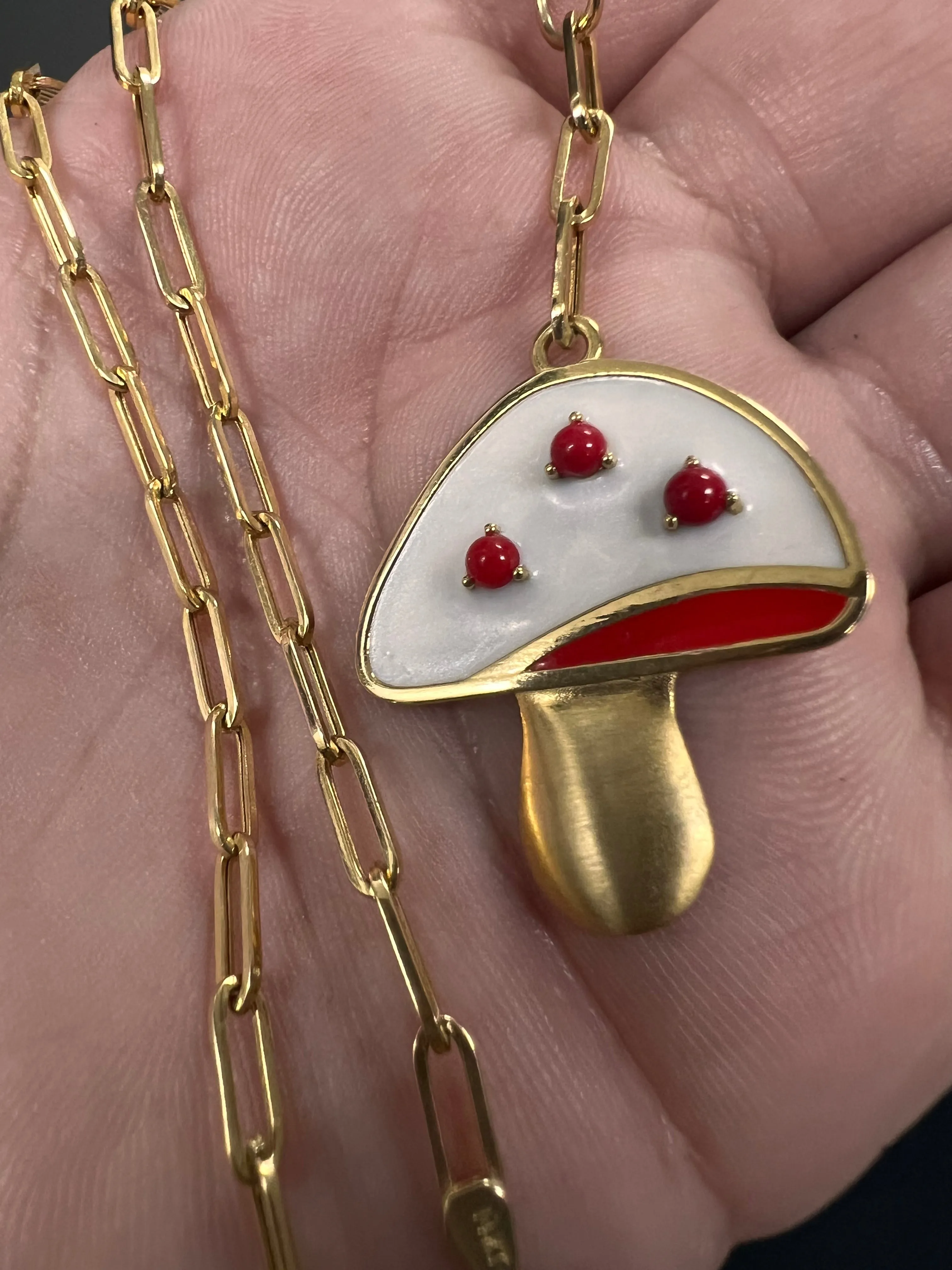 14K Yellow gold mushroom enamel red coral pendant choker paper clip-538393