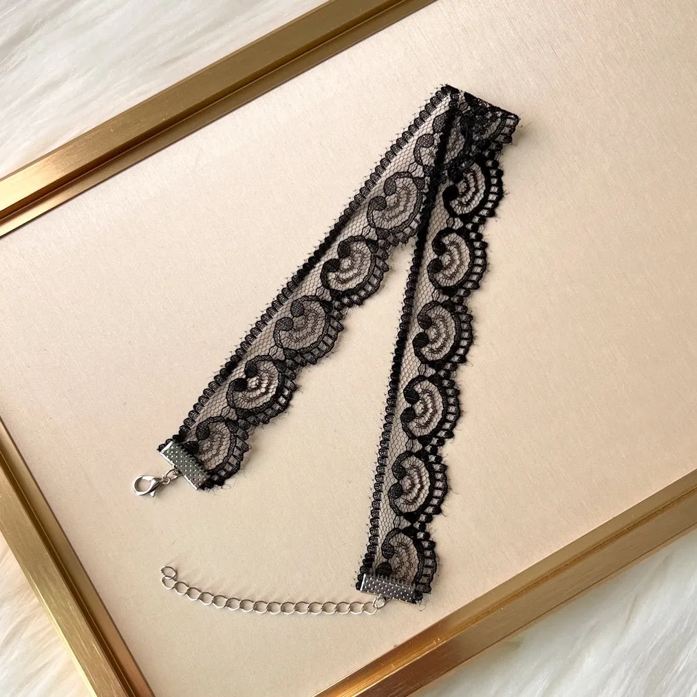 Belle Lace Choker - White or Black