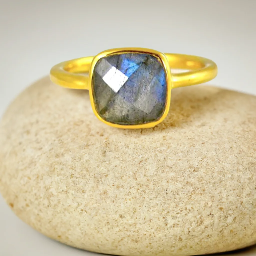 Claire Labradorite Stone Ring