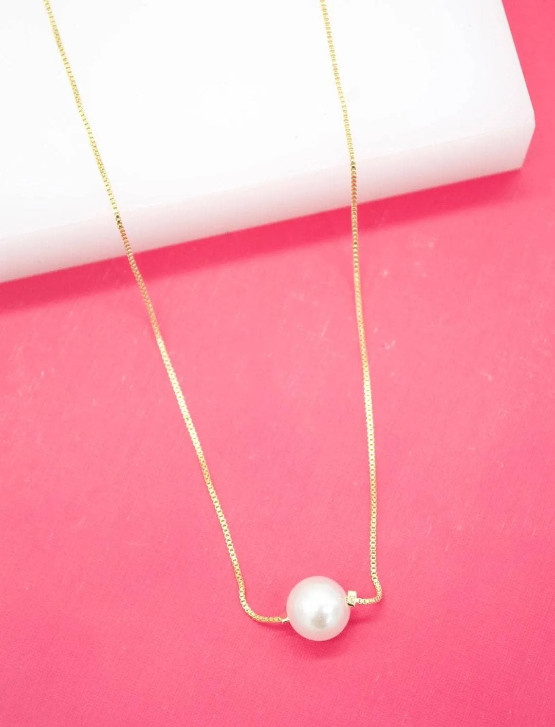 Dangle Pearl Choker