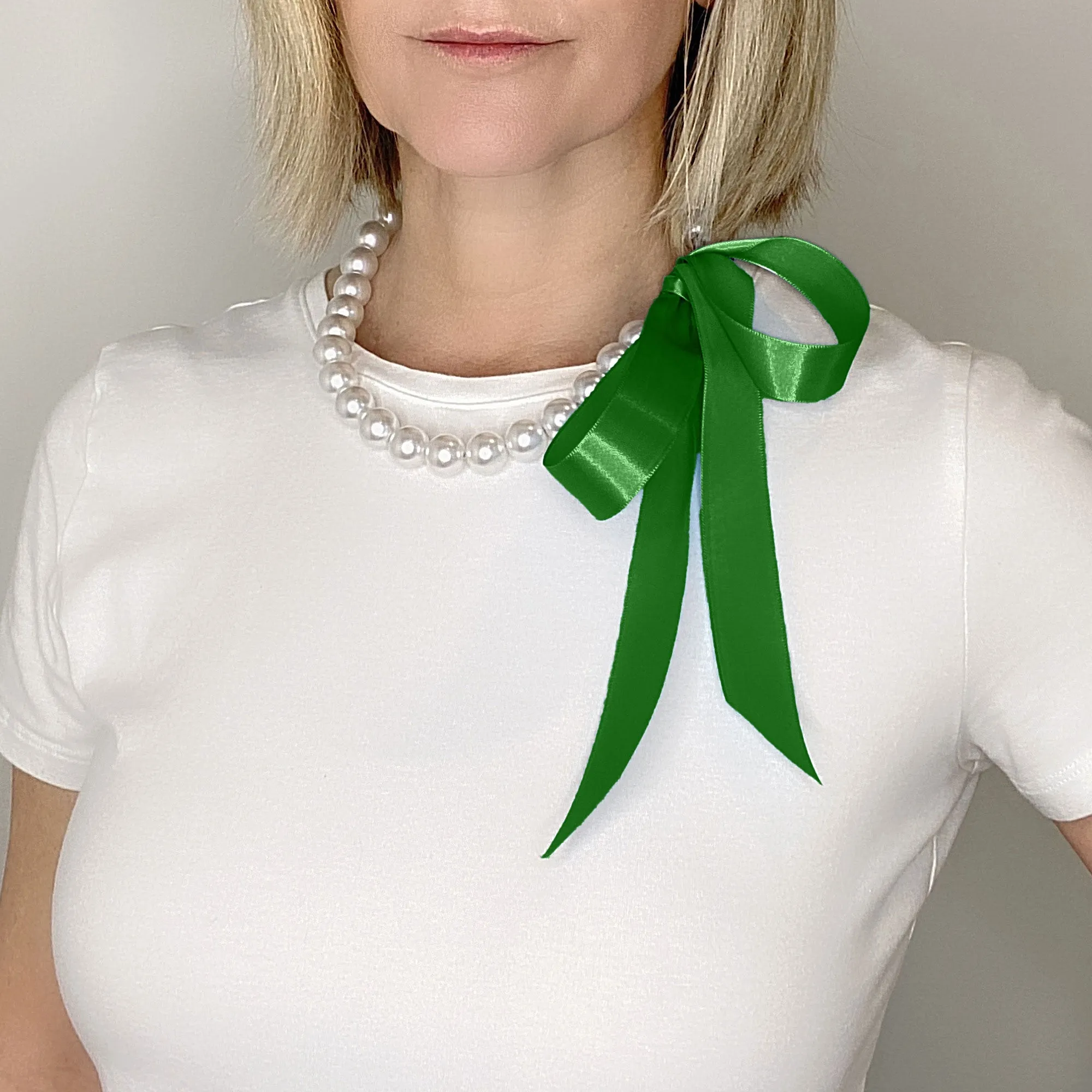 DOTTY emerald green ribbon pearl necklace