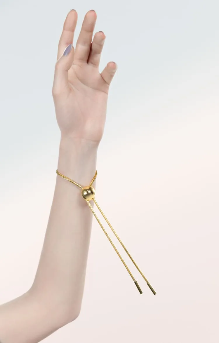 Sliding knot bracelet in gold