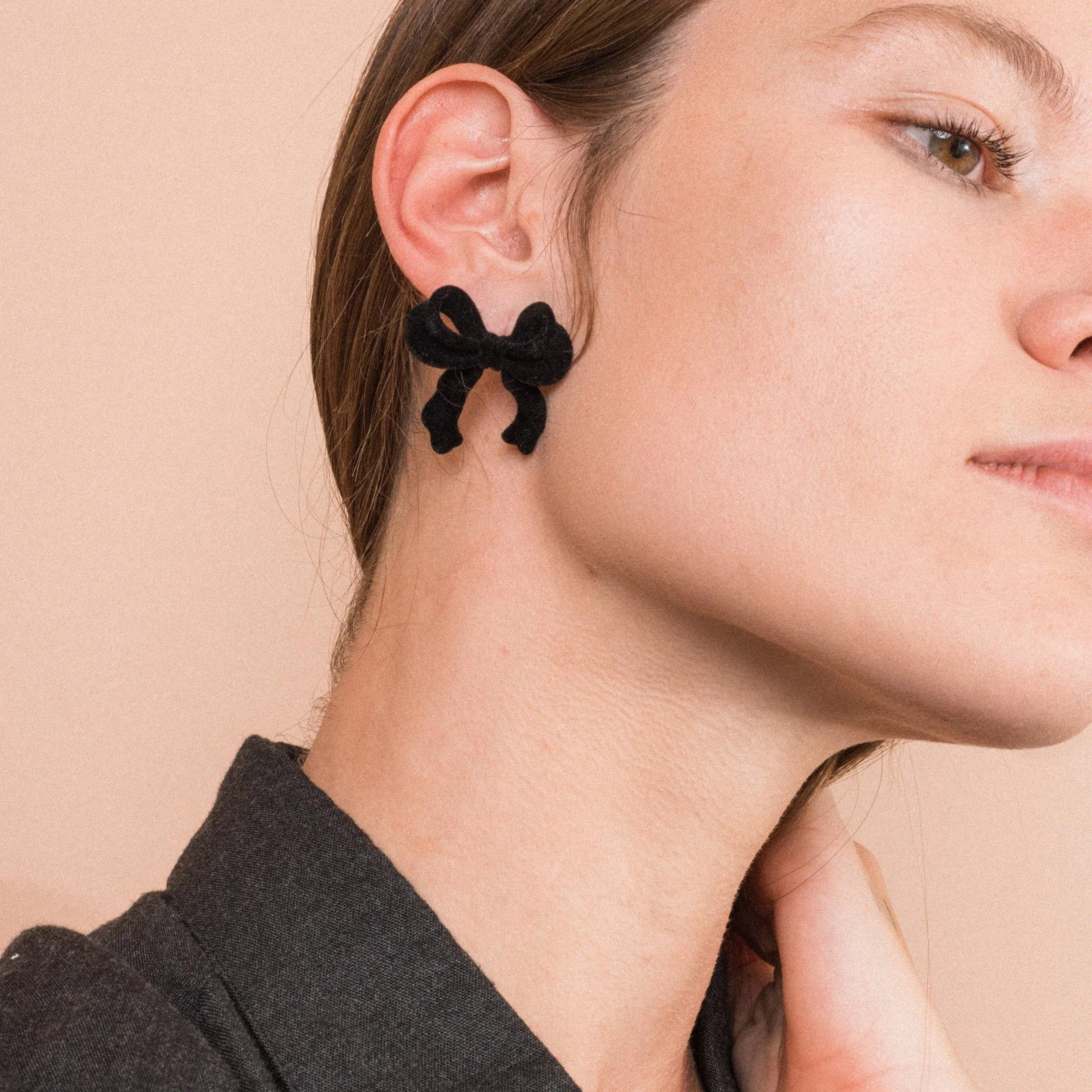 SS925 Black Velvet Bow Earrings