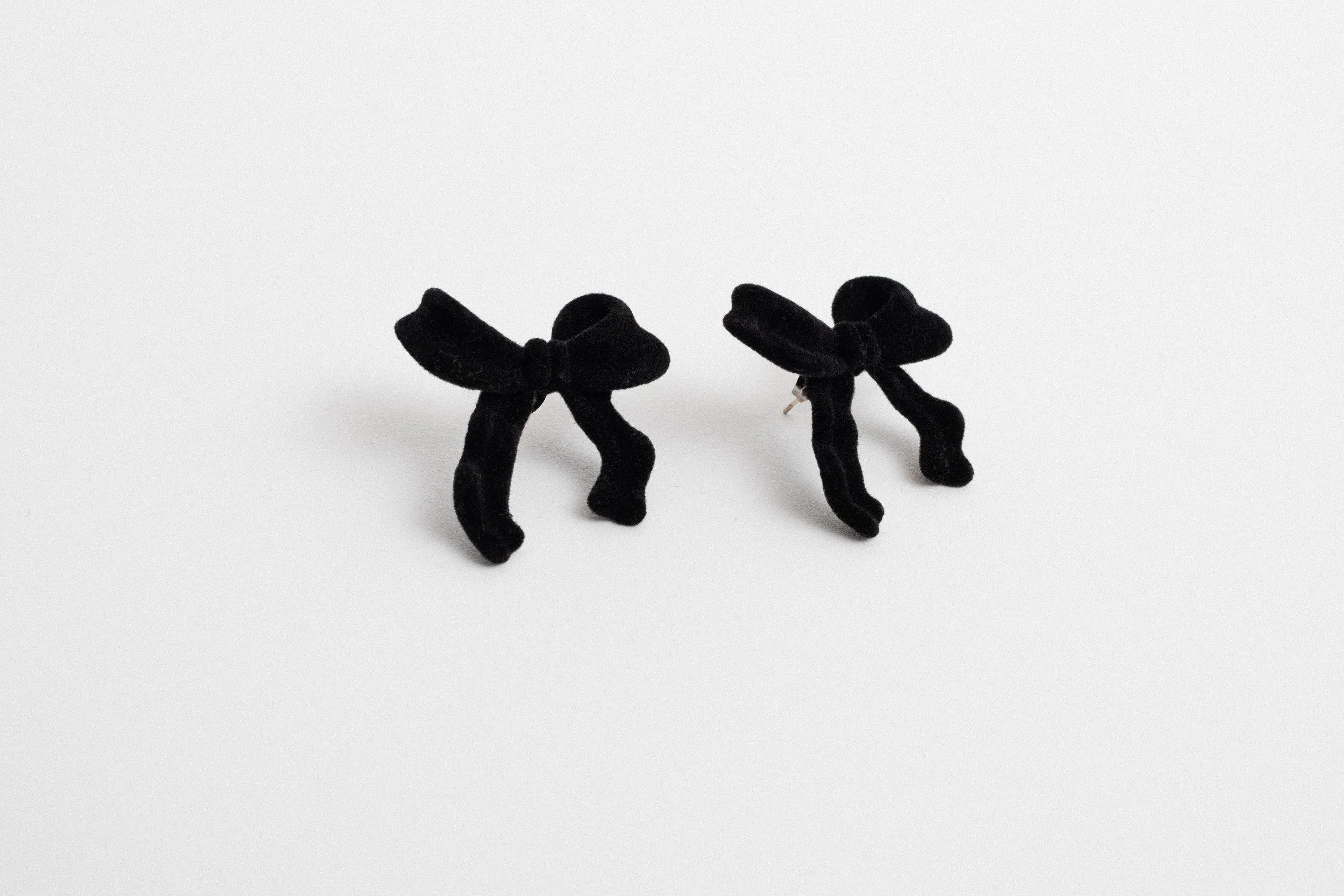 SS925 Black Velvet Bow Earrings